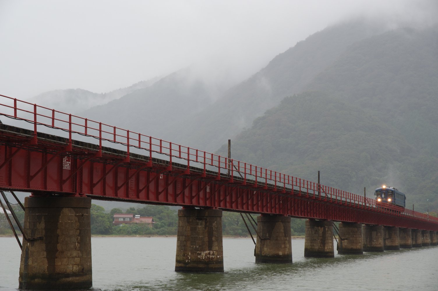 �J�j���}�P�Y